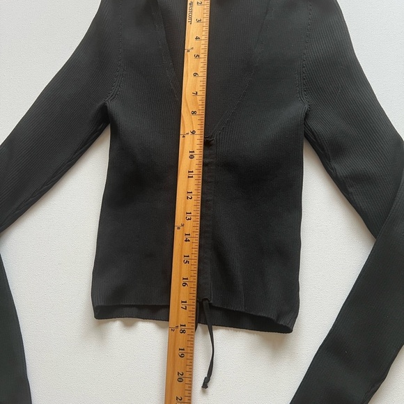 EUC Black Urban Outfitters V-Neck Ribbed Women's LS Top Size Medium (E3 - Picture 4 of 6